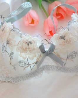 Sweet floral lace lingerie set